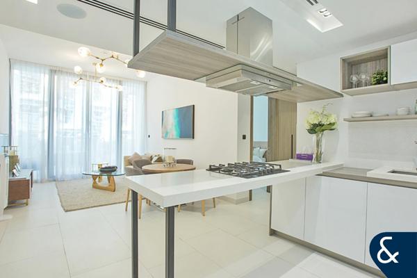3 Beds Plus maids | Rooftop Pool | Balcony