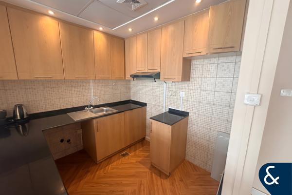 Unfurnished | Canal View | Spacious | 1 Bed