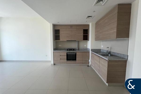 Large Layout | 1 Bedroom | Available 22/10/26