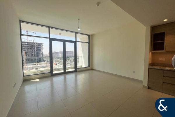 Large Layout | 1 Bedroom | Available 22/10/26