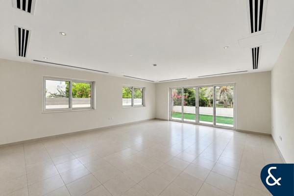Custom Built | Park Backing | Modern Finish