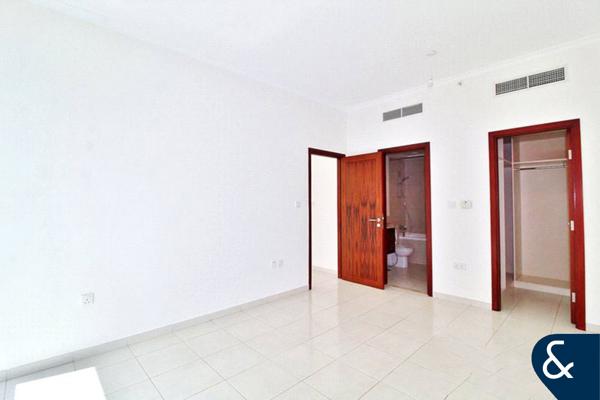 Partial Fountain View | Spacious | Bright