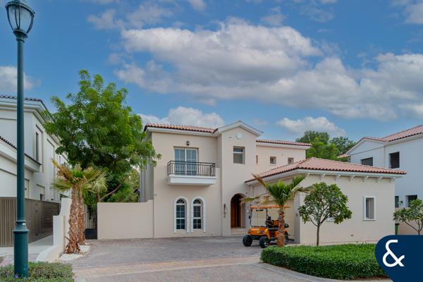 Exclusive Villa with Basement and Earth Course View