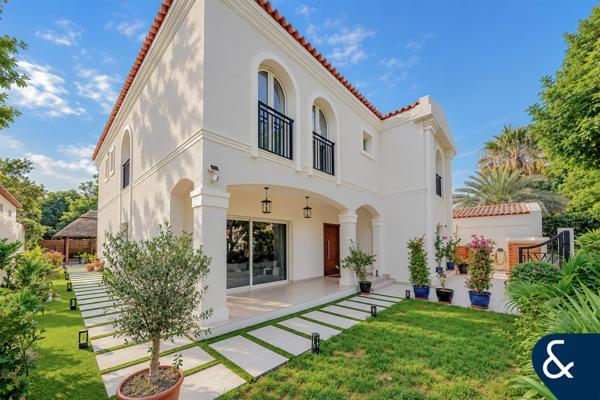 Stunning Villa | Backing Beautiful Greenery