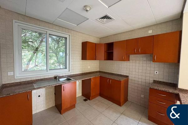 Vacant Corner Unit | 1 Bedroom | South West