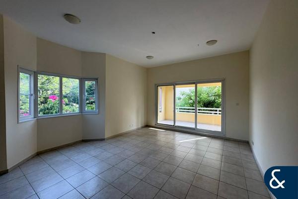 Vacant Corner Unit | 1 Bedroom | South West