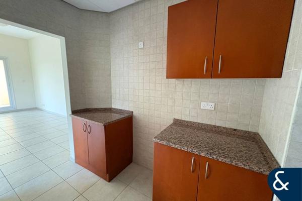 Vacant Corner Unit | 1 Bedroom | South West