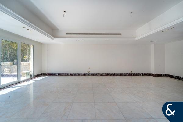 Vacant Townhouse | Amazing Location | GCMC