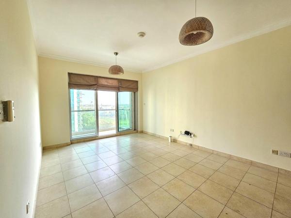 1 Bedroom | Golf course views | High floor