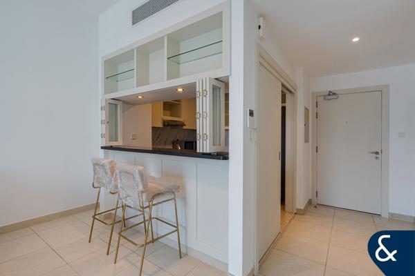 Modern 1 Bed | Furnished | Storage Room