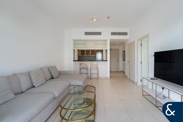 Modern 1 Bed | Furnished | Storage Room