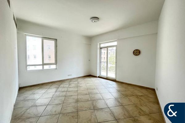 Upgraded Kitchen| Two Bedroom | Motor City