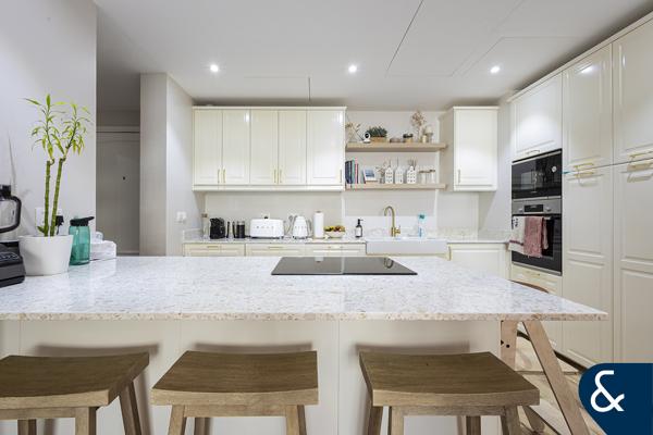 Two Bedroom I Fully Upgraded I 1413 Sqft