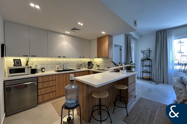 One Bedroom | Upgraded | Large Layout