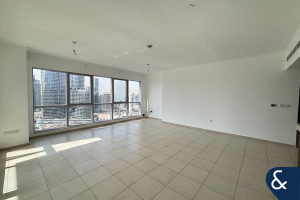 Unfurnished | One Month Free | Old Town Views
