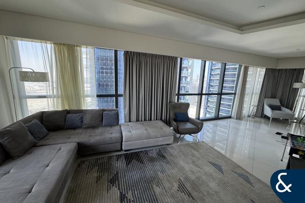 2 Bedrooms | Creek Views | Large Layout