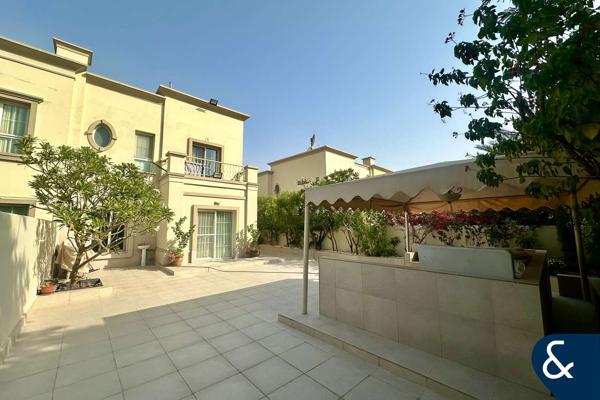 Upgraded | SPRINGS 11 | Landscaped Garden