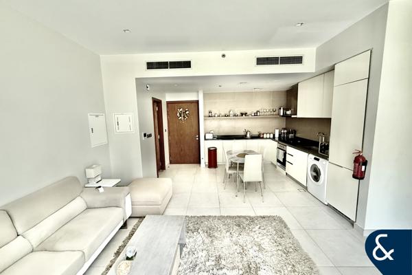One Bedroom | Large Layout | Vacant