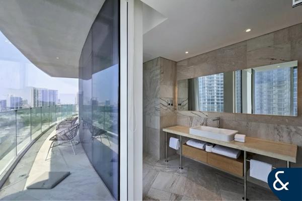 Five | Large Layout | Luxury Living | 2 Beds