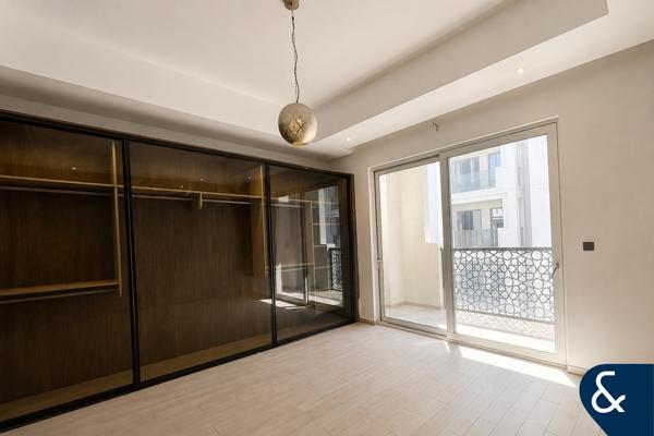 Park Facing | Upgraded | Modern Interior