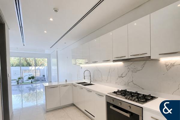Park Facing | Upgraded | Modern Interior