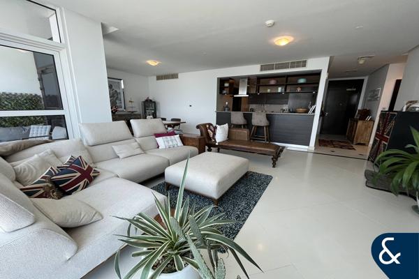 Upgraded | 2 Beds | Sea View | Large Layout