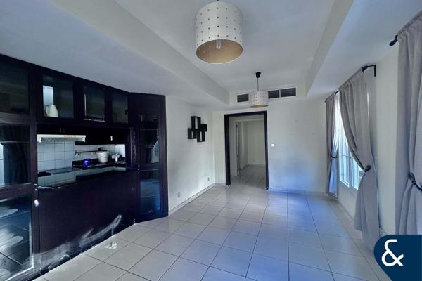 Upgraded Kitchen | 4E | Single Row