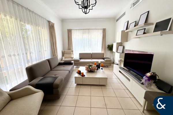 Lake view | Well maintained | 5 Bed | Type 16