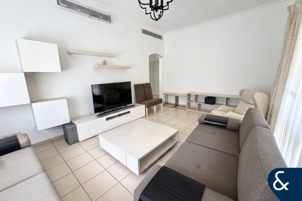 Lake view | Well maintained | 5 Bed | Type 16