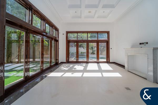 6 Bed | Private Pool | Available Now