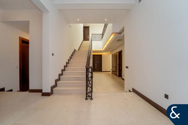 6 Bed | Private Pool | Available Now