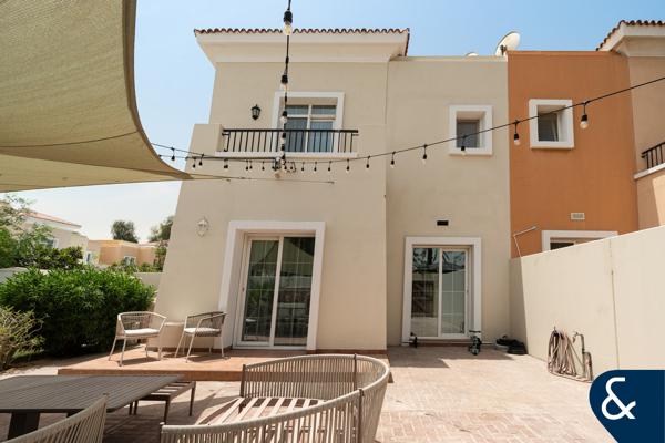 Huge Plot l Single Row l 3 Bed + Maids