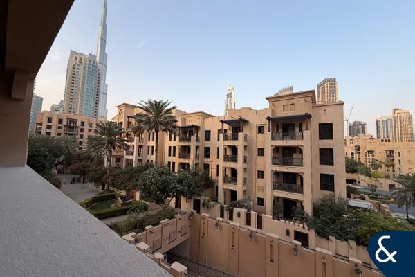 Large 1 Bedroom | 1 Bathroom | Vacant