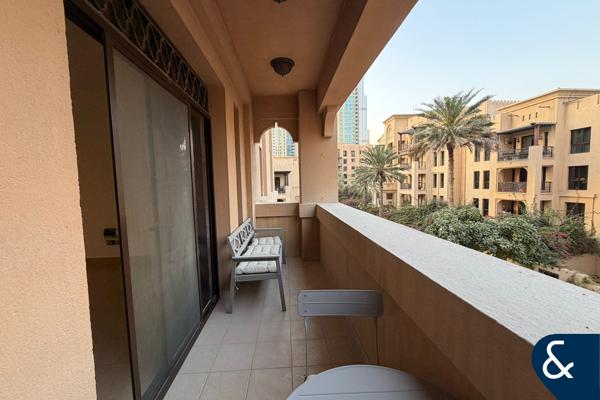 Large 1 Bedroom | 1 Bathroom | Vacant