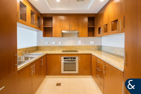 High floor | Full Canal View | Vacant Feb