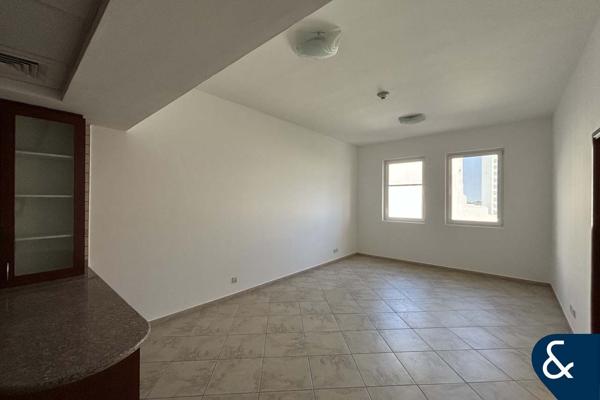 One Bed I Vacant Now I Garden View I 943 Sqft