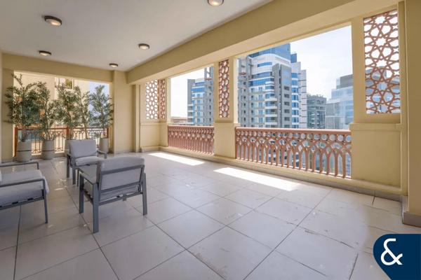 Stylishly Upgraded | Prime High-Floor | Vacant