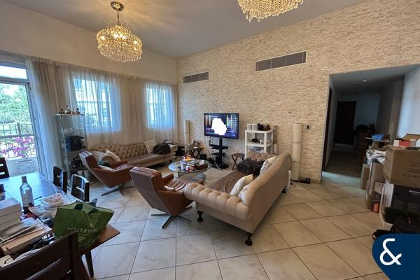 Vacant Three Bedroom Corner Unit | Vacant