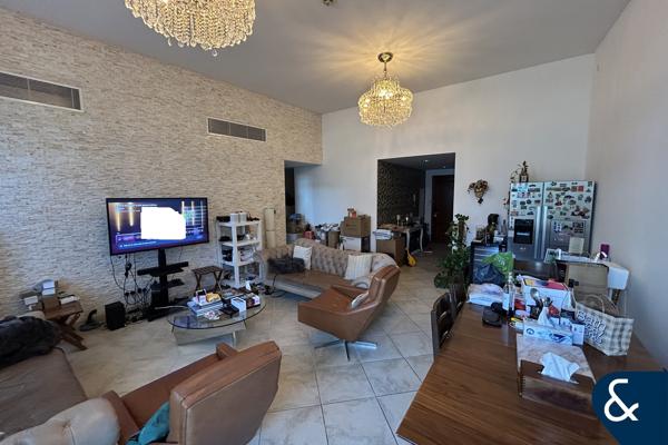 Vacant Three Bedroom Corner Unit | Vacant