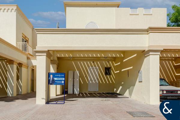 3 BEDROOMS | PRIVATE | UPGRADED 4M | VACANT