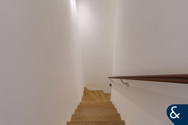 3 BEDROOMS | PRIVATE | UPGRADED 4M | VACANT