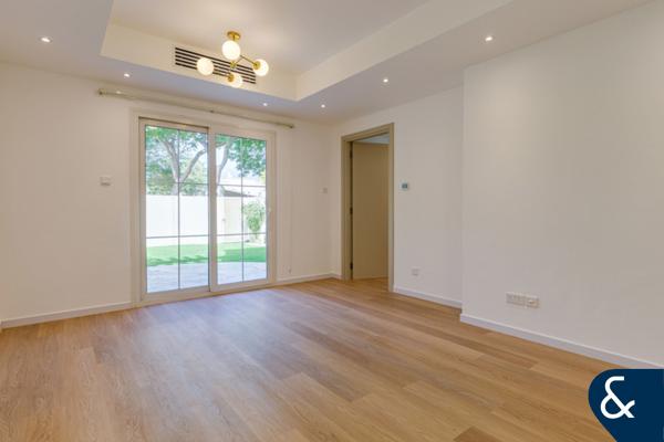 3 BEDROOMS | PRIVATE | UPGRADED 4M | VACANT