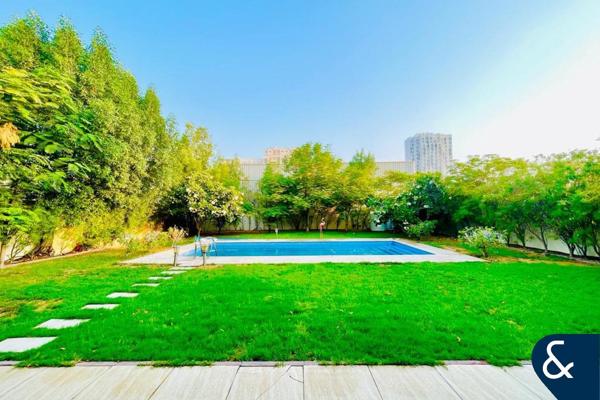 Private pool | Huge Plot | Great location