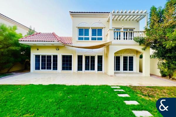 Private pool | Huge Plot | Great location