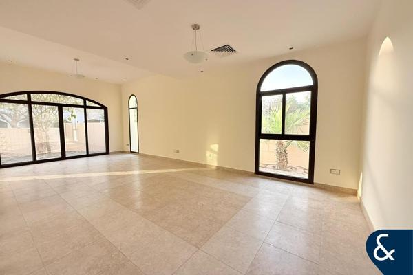 Large 4 bed | Spacious Plot | Single Row