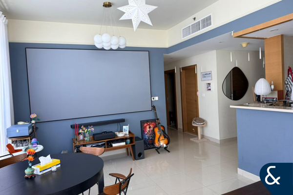 Pool View | Vacant on Transfer | Large Layout