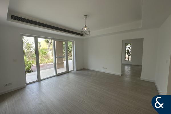 Vacant | Single Row | Great Condition