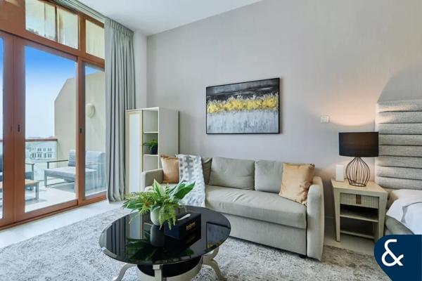 Studio | Furnished | Upgraded | Vacant Now