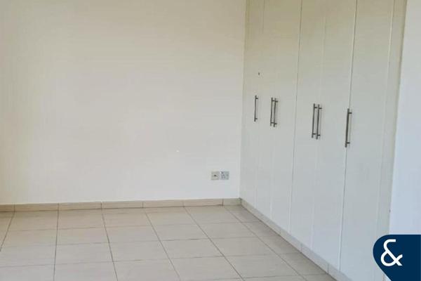 Vacant on transfer | 2 bed | Near Park - Pool