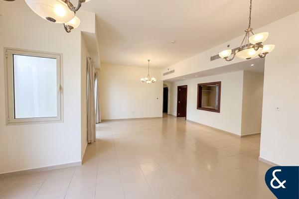 2 Bedroom | Marina View | Well Maintained